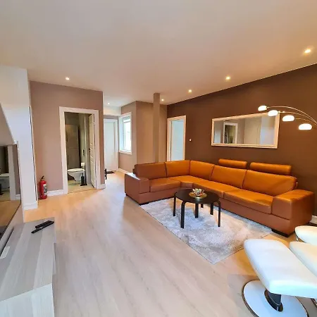 Apartment Beautiful 3-bedroom Near Center, 110m2, Great Location