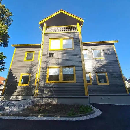 Beautiful 3-bedroom Near Center, 110m2, Great Location Apartment