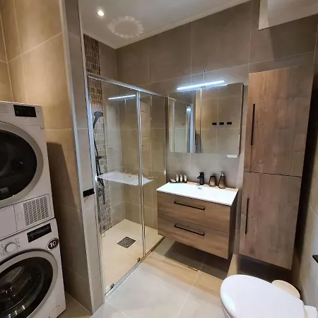 Beautiful 3-bedroom Near Center, 110m2, Great Location Apartment *